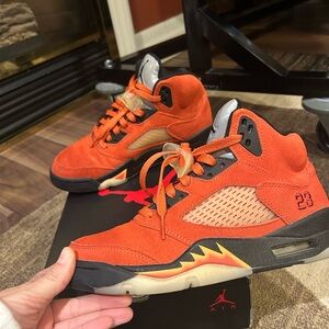 Women’s air Jordan 5 retro DD9336 800 (Martian sunrise/black-fire red (size 8)